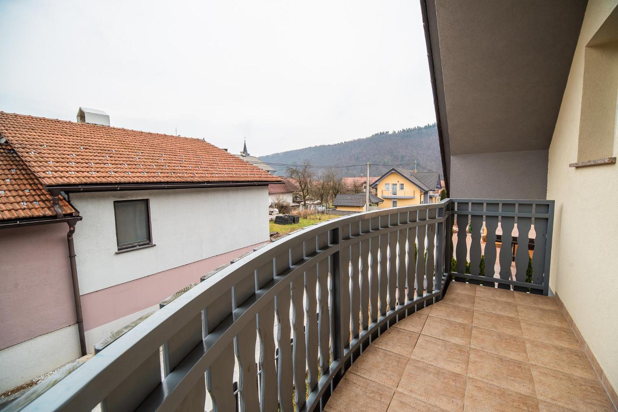 Apartment Zelimlje Skofljica Ngoại thất bức ảnh