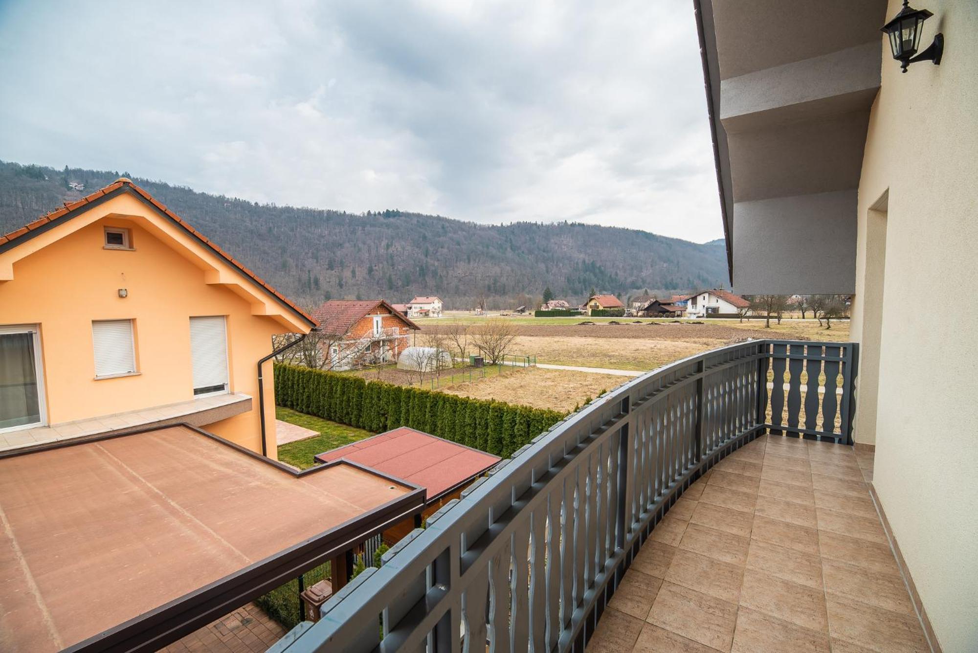 Apartment Zelimlje Skofljica Ngoại thất bức ảnh